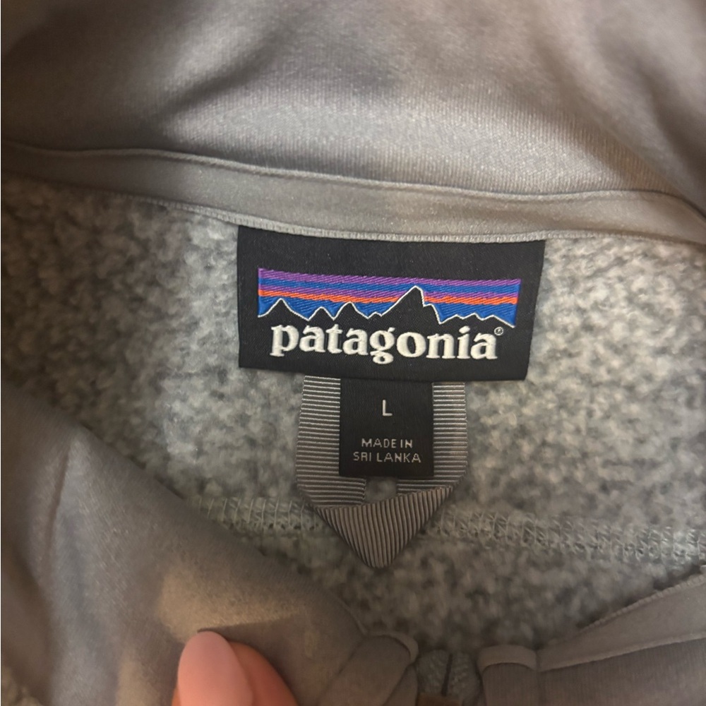 Patagonia Gray Fleece Vest -size large - Picture 2 of 3